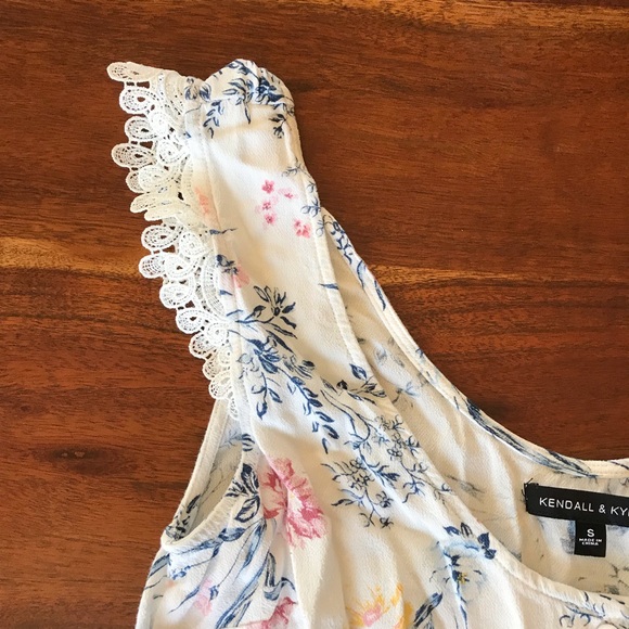 Kendall & Kylie floral romper - Picture 3 of 5